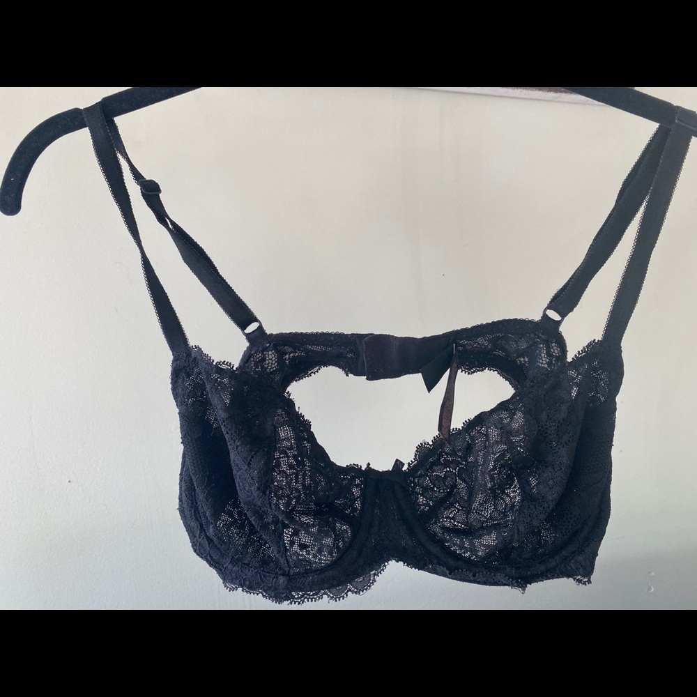Victoria’s Secret Lace Bra in Black